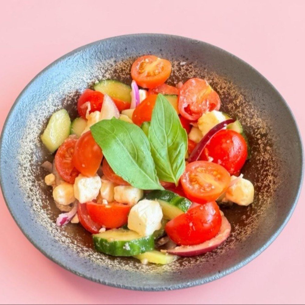 Salade fêta et tomates cerise