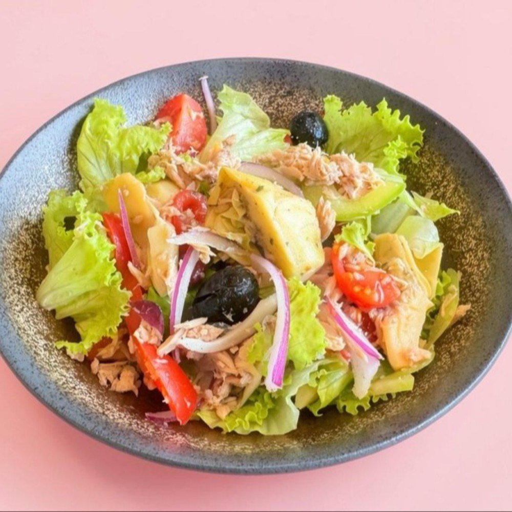 Salade provençale au thon, artichauts et olives